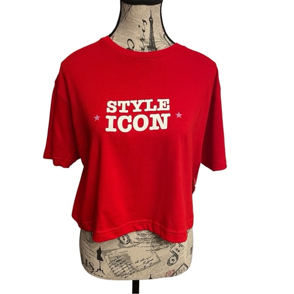 sugar flower Tops - NWOT Sugar Flower Vibrant Red 'Style Icon' Short Sleeve Tee
